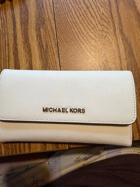Michael Kors White Wallet